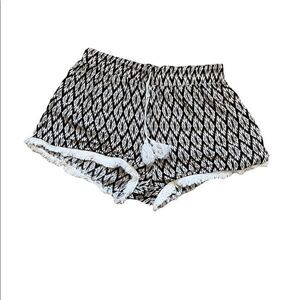 Boho Lightweight Fringe Bottom Elastic Waist Patterned Short M